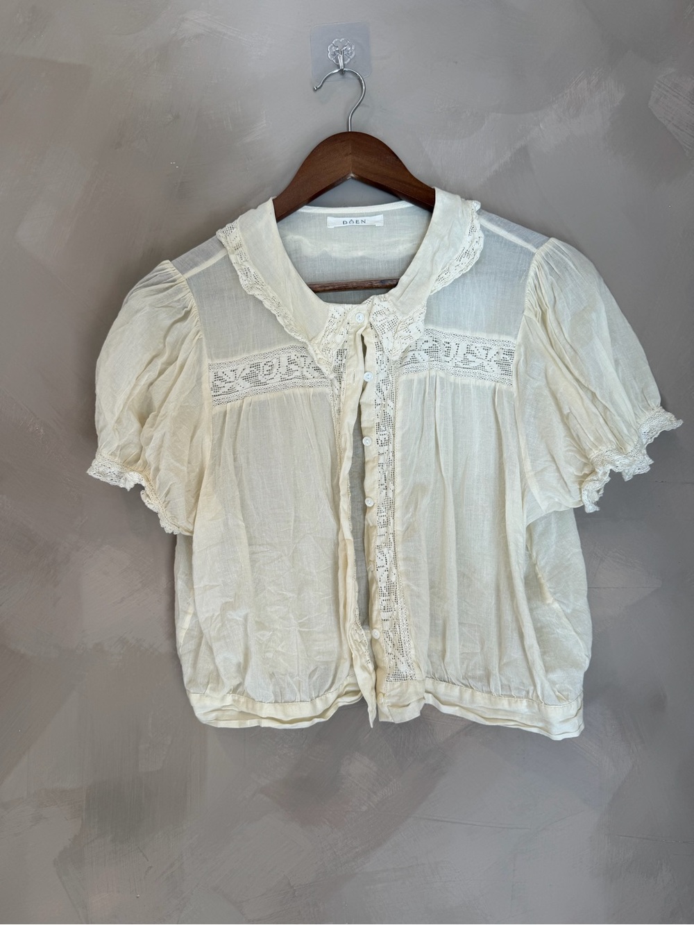 Doen Cream Lace-Trim Peasant Blouse